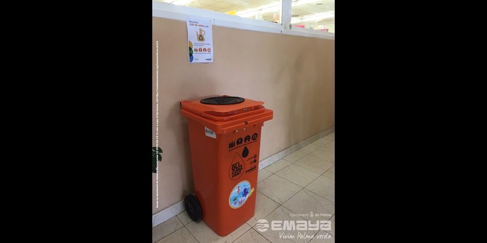 Bin To Collect Used Cooking Oil